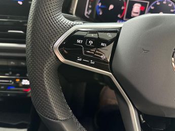 Volkswagen T-roc VW  5Dr R-Line 2.0 Tdi Auto