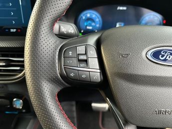 Ford Kuga 5Dr ST-Line X 2.5 FHEV 180PS 2WD Auto
