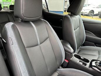 Nissan LEAF 5Dr Tekna 110kW 39kWh Auto