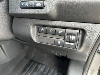 Nissan LEAF 5Dr Tekna 110kW 39kWh Auto
