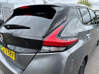 Nissan LEAF 5Dr Tekna 110kW 39kWh Auto