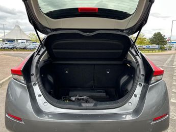 Nissan LEAF 5Dr Tekna 110kW 39kWh Auto