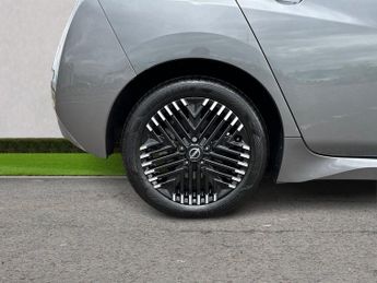 Nissan LEAF 5Dr Tekna 110kW 39kWh Auto