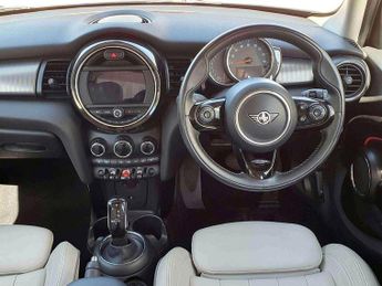 MINI HATCHBACK 1.5 Cooper Exclusive II 5dr Auto