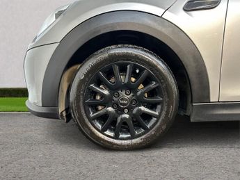 MINI HATCHBACK Cooper 3Dr Classic 1.5 Auto