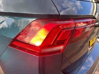 Volkswagen Tiguan VW  5Dr R-Line 1.5 TSI 150PS Auto