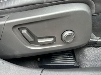 Volvo XC40 5Dr R Design Pro 1.5 T5 Recharge PHEV Auto