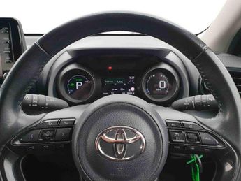 Toyota Yaris 1.5 Hybrid Design 5dr CVT
