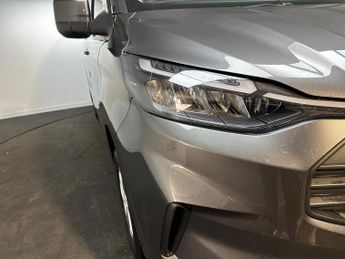 Ford Transit Custom 320 LWB 2.0 Tdci Limited 136PS Auto