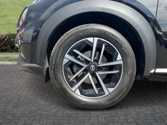 Nissan Juke 1.0 DiG-T N-Connecta 5dr DCT