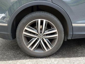 Volkswagen Tiguan 2.0 TDI Elegance 5dr DSG