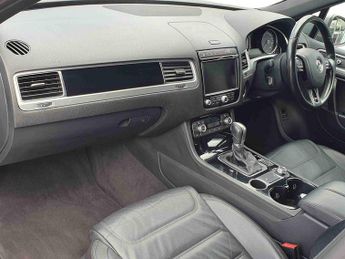 Volkswagen Touareg 3.0 V6 TDI BMT 262 R-Line Plus 5dr Tip Auto