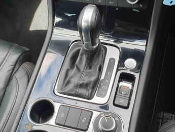 Volkswagen Touareg 3.0 V6 TDI BMT 262 R-Line Plus 5dr Tip Auto
