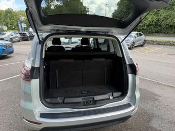 Ford S-Max 2.5h Duratec Titanium MPV 5dr Petrol Hybrid CVT Euro 6 (s/s) (19