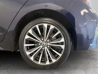 Toyota Corolla 1.8 Hybrid Design 5dr CVT
