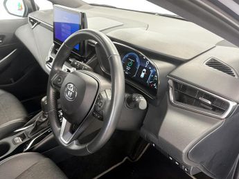 Toyota Corolla 1.8 Hybrid Design 5dr CVT