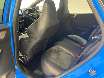 Ford Puma 1.5 Turbo EcoBoost (200PS) 6 sdp ST 5dr.. PERFORMANCE PACK ..