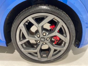 Ford Puma 1.0 Turbo EcoBoost (170PS) mHEV Automatic ST 5dr. Pan Roof.