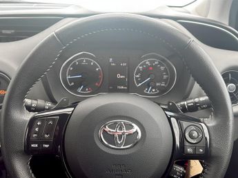 Toyota Yaris 1.5 VVT-i Icon 5dr CVT