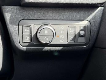 Ford Kuga 2.5 Duratec 14.4kWh Active SUV 5dr Petrol Plug-in Hybrid CVT Eur