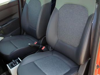 Dacia Spring 24kWh Extreme 100 75kW 5dr Auto