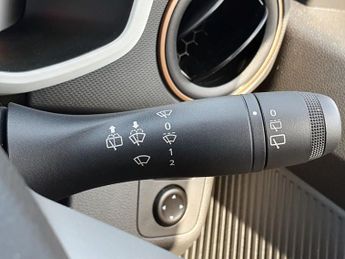 Dacia Spring 24kWh Extreme 100 75kW 5dr Auto
