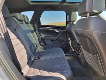Volkswagen Touareg 3.0 V6 TDI 4Motion 286 Black Edition 5dr Tip Auto