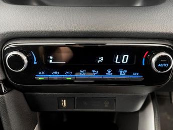 Toyota Yaris 1.5 Hybrid Icon 5dr CVT