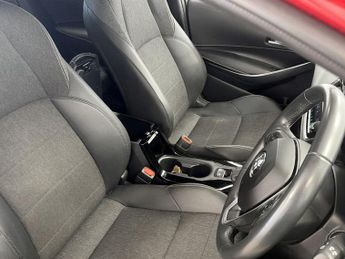 Toyota Corolla 1.8 Hybrid Design 5dr CVT