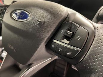 Ford Focus 1.0 Turbo EcoBoost (155PS) mHEV 8 spd Automatic ST-Line X 5dr Es