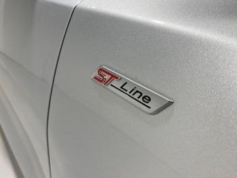 Ford Focus 1.0 Turbo EcoBoost (155PS) mHEV 8 spd Automatic ST-Line X 5dr Es