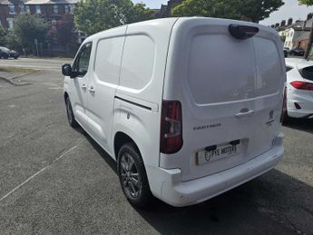 Peugeot Partner Asphalt Premium 1.5 HDI Automatic