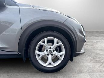Nissan Juke 1.0 DiG-T N-Connecta 5dr DCT