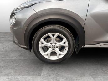 Nissan Juke 1.0 DiG-T N-Connecta 5dr DCT