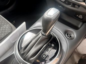 Nissan Juke 1.0 DiG-T N-Connecta 5dr DCT
