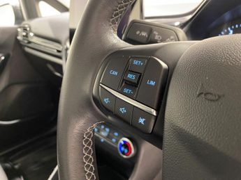 Ford Fiesta 1.0 Turbo EcoBoost (100PS) Automatic Zetec 5dr.