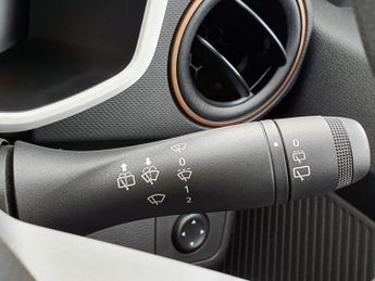 Dacia Spring 27kWh Extreme 65 48kW 5dr Auto