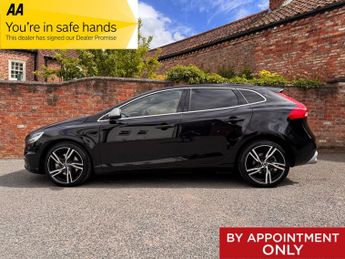 Volvo V40 T2 R-DESIGN PRO