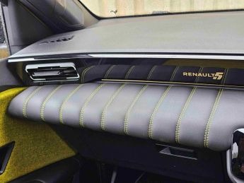 Renault 5 110kW Iconic Five Comfort Range 52kWh 5dr Auto