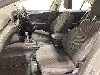 Ford Focus 1.0 Turbo EcoBoost (125PS) mHEV Automatic Titanium 5dr.