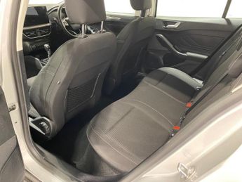Ford Focus 1.0 Turbo EcoBoost (125PS) mHEV Automatic Titanium 5dr.