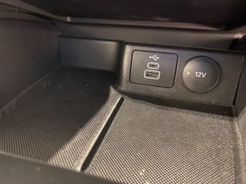 Ford Focus 1.0 Turbo EcoBoost (125PS) mHEV Automatic Titanium 5dr.