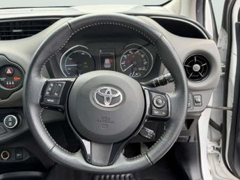 Toyota Yaris 1.5 Hybrid Icon Tech 5dr CVT