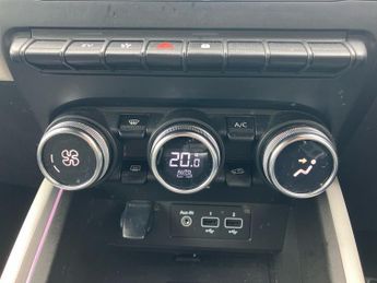 Renault Clio 1.6 E-TECH full hybrid 145 Techno 5dr Auto