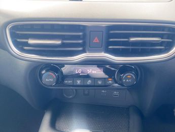 Nissan Juke 1.0 DiG-T N-Connecta 5dr DCT