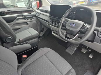 Ford Tourneo Custom 340 65kWh Titanium Minibus Double Cab 5dr Electric Auto L2 (218 