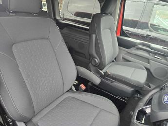 Ford Tourneo Custom 340 65kWh Titanium Minibus Double Cab 5dr Electric Auto L2 (218 