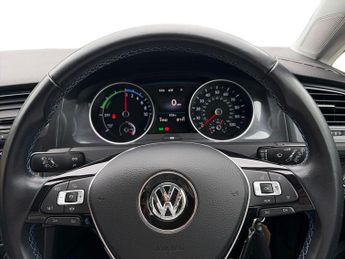 Volkswagen Golf 99kW e-Golf 35kWh 5dr Auto