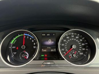 Volkswagen Golf 99kW e-Golf 35kWh 5dr Auto