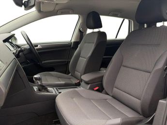 Volkswagen Golf 99kW e-Golf 35kWh 5dr Auto